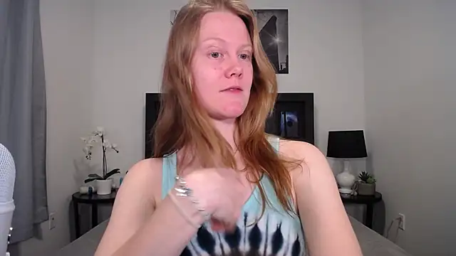 naughtyfox89 online show from February 12, 2026, 2:28 am