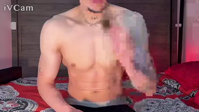 strongManLatino online show from July 30, 2026, 2:32 am