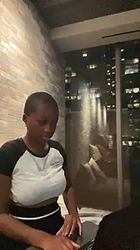 Snapshot of tia___fox chatting on November 12, 2025, 10:52 pm tia fox online show from November 12, 2025, 10:52 pm