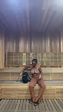 Snapshot of tia___fox chatting on November 20, 2025, 1:44 pm tia fox online show from November 20, 2025, 1:44 pm