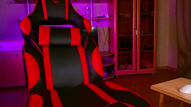 jeffreyue online show from November 13, 2025, 3:55 pm