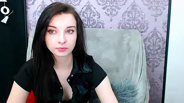 DominantLuna online show from February 3, 2026, 3:50 pm