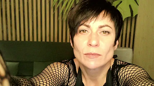 Ashley Brookss online show from October 29, 2025, 6:09 pm