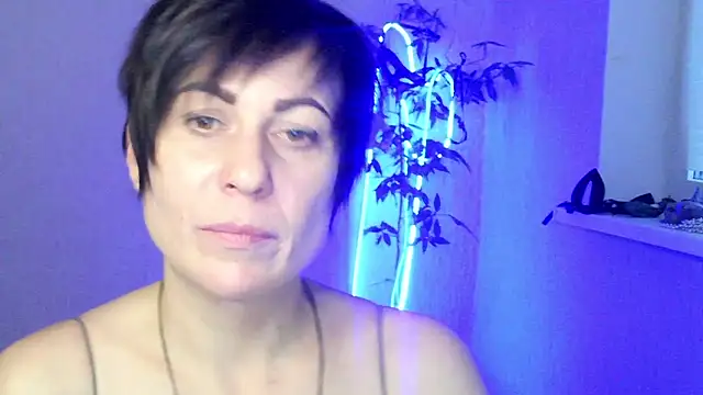 Ashley Brookss online show from December 21, 2025, 12:56 pm