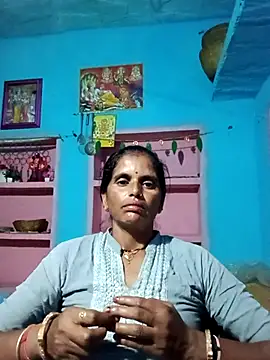 Snapshot of Mohni_cute chatting on October 24, 2025, 12:12 pm Mohni cute online show from October 24, 2025, 12:12 pm