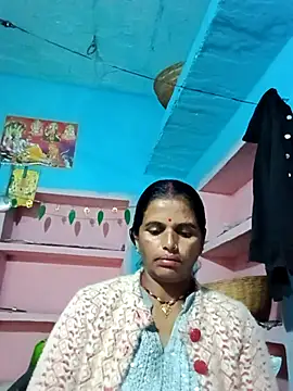 Snapshot of Mohni_cute chatting on November 16, 2025, 1:33 am Mohni cute online show from November 16, 2025, 1:33 am