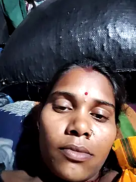 Snapshot of Katrina_kaif143 chatting on November 4, 2025, 3:33 pm Katrina kaif143 online show from November 4, 2025, 3:33 pm