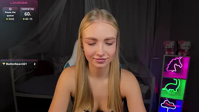 Snapshot of TessaGrays chatting on November 22, 2025, 11:53 am TessaGrays online show from November 22, 2025, 11:53 am