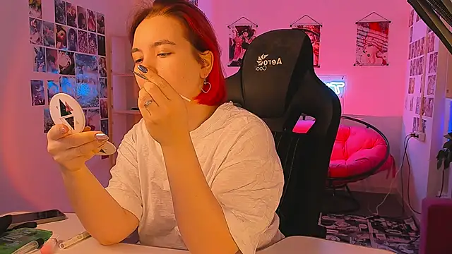 Snapshot of MarcelineChi chatting on February 19, 2026, 5:58 am MarcelineChi online show from February 19, 2026, 5:58 am