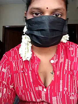 Snapshot of Kanneeswari chatting on November 19, 2025, 4:23 am Kanneeswari online show from November 19, 2025, 4:23 am