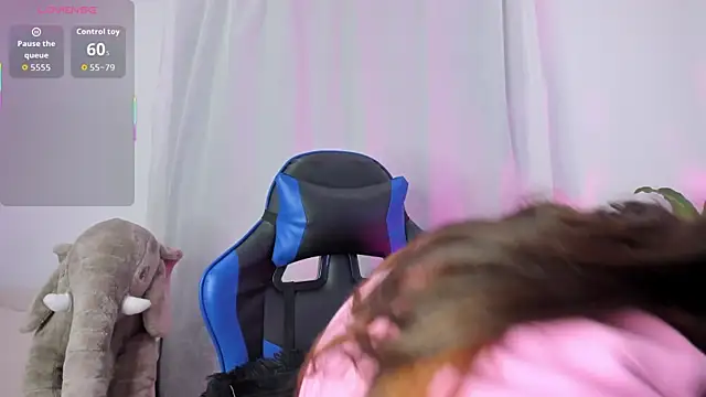 aleaa x online show from November 30, 2025, 2:26 am