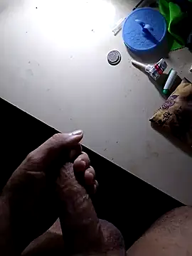 Snapshot of eroer20 chatting on October 5, 2025, 6:39 pm eroer20 online show from October 5, 2025, 6:39 pm