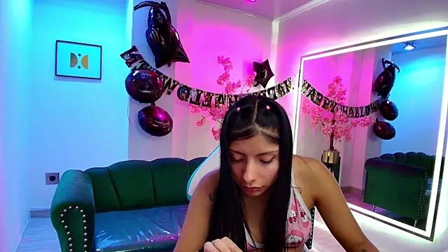 Gabriela milani online show from October 31, 2025, 12:00 am