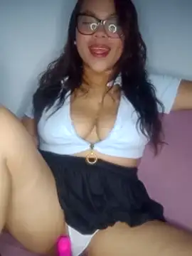 Snapshot of loren_g08 chatting on November 26, 2025, 5:41 am loren g08 online show from November 26, 2025, 5:41 am