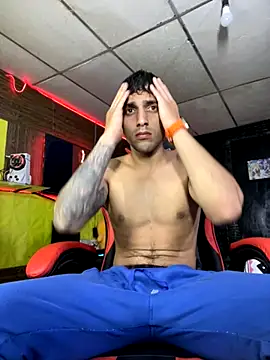 Snapshot of alessandro290 chatting on October 1, 2025, 9:54 pm alessandro290 online show from October 1, 2025, 9:54 pm