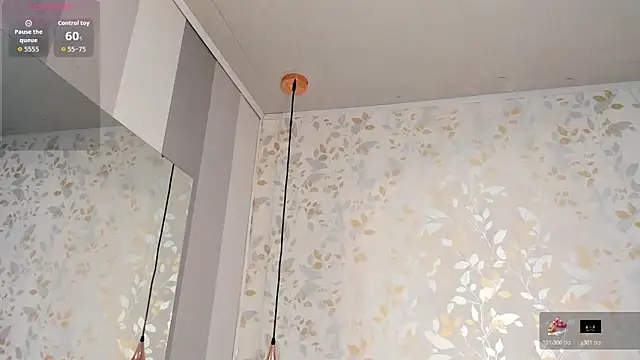 Luciaoregon online show from November 8, 2025, 1:11 pm