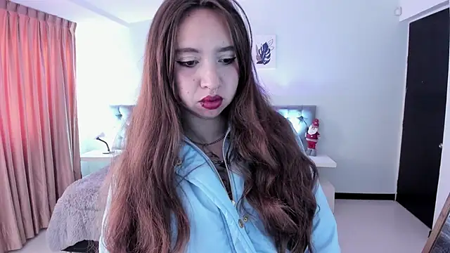 Scarlett  Cooper   online show from January 7, 2026, 11:56 am