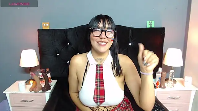 Snapshot of Sophie-dbs chatting on June 26, 2026, 7:29 pm Sophie-dbs online show from June 26, 2026, 7:29 pm
