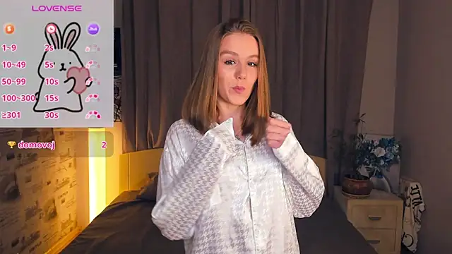 Snapshot of TienKnous chatting on October 25, 2025, 7:08 pm TienKnous online show from October 25, 2025, 7:08 pm