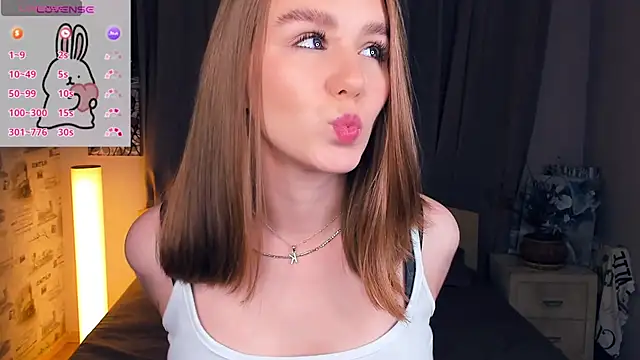 Snapshot of TienKnous chatting on December 5, 2025, 7:21 pm TienKnous online show from December 5, 2025, 7:21 pm