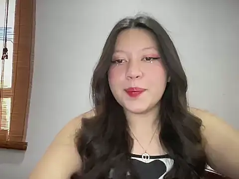 Rachel James   online show from November 9, 2025, 5:44 pm