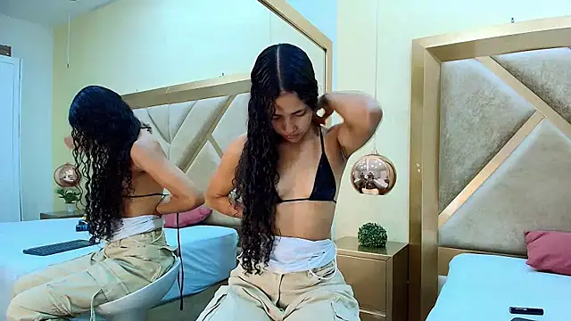 Snapshot of Megan_Siner chatting on November 6, 2025, 12:06 pm Megan Siner online show from November 6, 2025, 12:06 pm