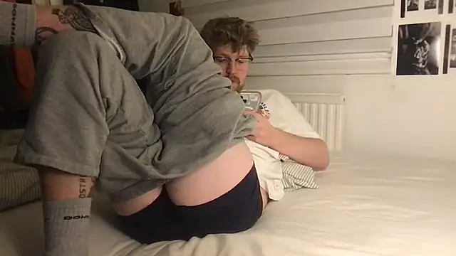 Snapshot of Angus80085 chatting on October 28, 2025, 8:55 pm Angus80085 online show from October 28, 2025, 8:55 pm