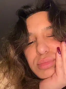 Snapshot of Luisaa_rosee chatting on October 3, 2025, 3:20 pm Luisaa rosee online show from October 3, 2025, 3:20 pm