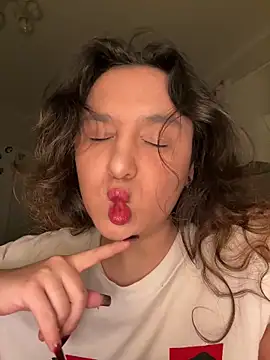 Snapshot of Luisaa_rosee chatting on October 31, 2025, 10:55 pm Luisaa rosee online show from October 31, 2025, 10:55 pm