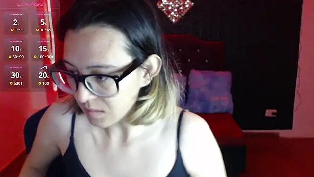 Snapshot of cristal_hills_19 chatting on February 3, 2026, 4:12 pm cristal hills 19 online show from February 3, 2026, 4:12 pm