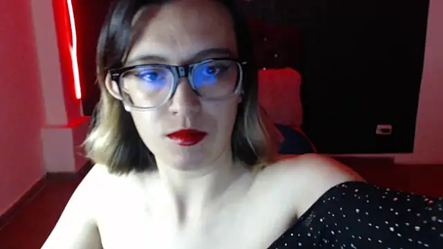 Snapshot of cristal_hills_19 chatting on February 20, 2026, 5:13 pm cristal hills 19 online show from February 20, 2026, 5:13 pm