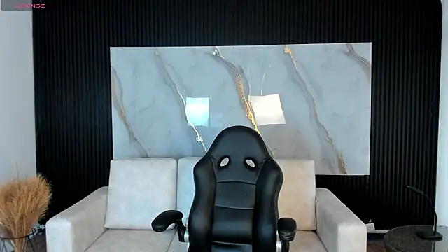 Snapshot of VenusCooper chatting on November 5, 2025, 7:47 pm VenusCooper online show from November 5, 2025, 7:47 pm