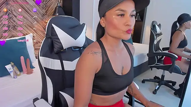 tabata69  online show from November 6, 2025, 9:05 pm