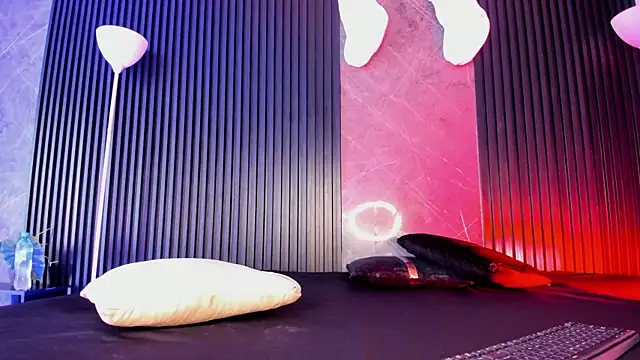 cloemorningstar online show from December 5, 2025, 2:03 pm