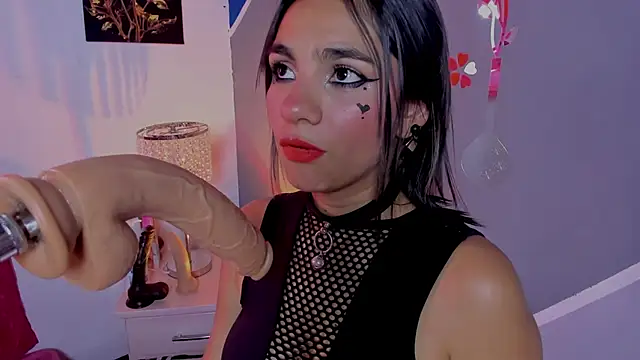 susi hot13 online show from December 17, 2025, 10:05 pm