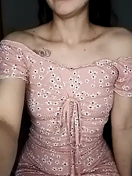 Snapshot of Queen_hot888 chatting on October 4, 2025, 3:37 am Queen hot888 online show from October 4, 2025, 3:37 am