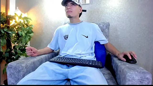 Snapshot of Axelwiliams chatting on October 10, 2025, 6:07 pm Axelwiliams online show from October 10, 2025, 6:07 pm