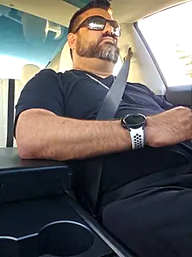 Roddog18 online show from November 4, 2025, 11:59 pm