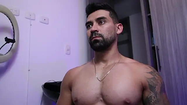 Snapshot of SOY_MIKE chatting on December 17, 2025, 11:00 pm SOY MIKE online show from December 17, 2025, 11:00 pm