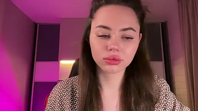 AlmaryKim online show from February 10, 2025, 6:56 pm