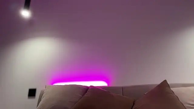 AlmaryKim online show from September 21, 2025, 9:16 pm