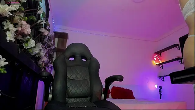 Snapshot of Kora_Red69 chatting on November 14, 2025, 1:54 pm Kora Red69 online show from November 14, 2025, 1:54 pm