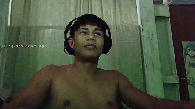 Snapshot of Thiagox03 chatting on February 20, 2026, 5:35 pm Thiagox03 online show from February 20, 2026, 5:35 pm