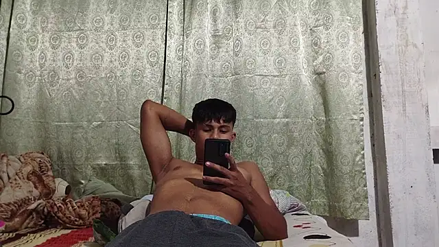 Snapshot of Thiagox03 chatting on March 3, 2026, 3:40 pm Thiagox03 online show from March 3, 2026, 3:40 pm