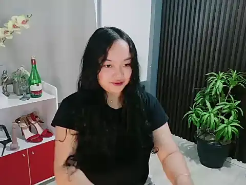 UrFavouriteCravings online show from December 16, 2025, 1:43 am