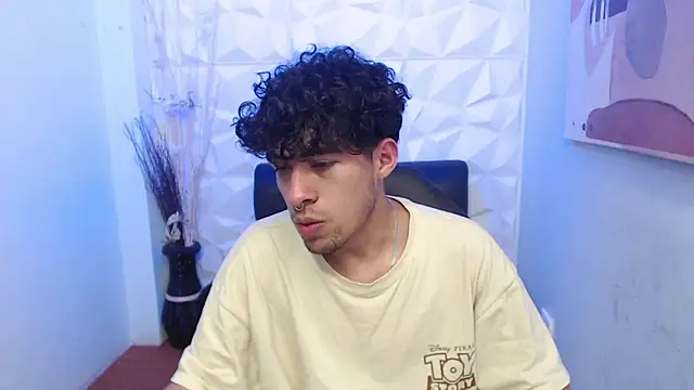 Liil boy online show from October 24, 2025, 3:58 am