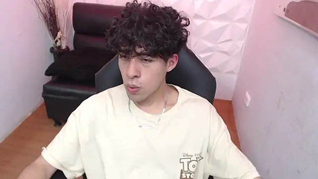 Liil boy online show from October 30, 2025, 3:52 am