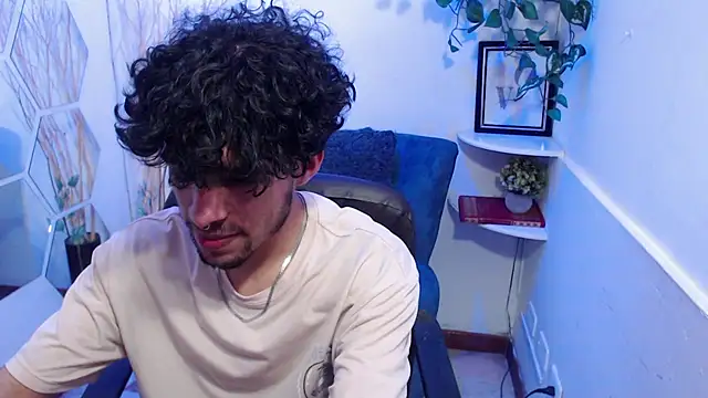 Liil boy online show from November 27, 2025, 3:30 am