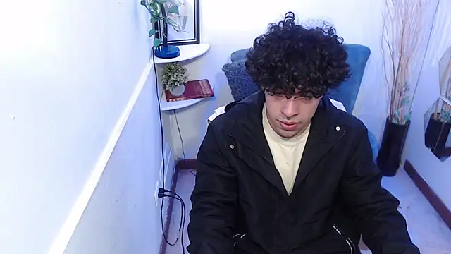 Liil boy online show from December 2, 2025, 3:34 am