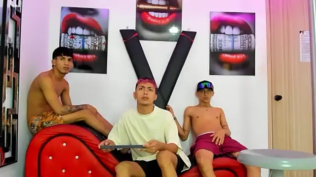 VERY HOT GUYS online show from November 3, 2025, 1:45 pm